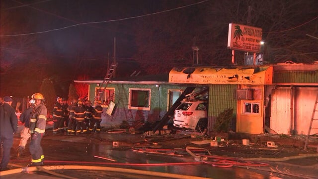 baltimore-ave-car-into-restaurant-041425-frame-26332.jpg 