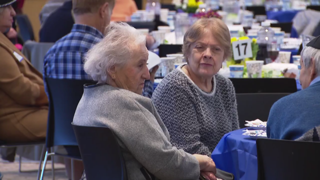 holocaust-survivors-seder.png 